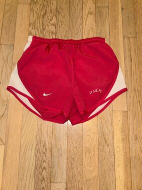 Nike uncw Women's salmon pink Athletic Shorts with White Panels size small s